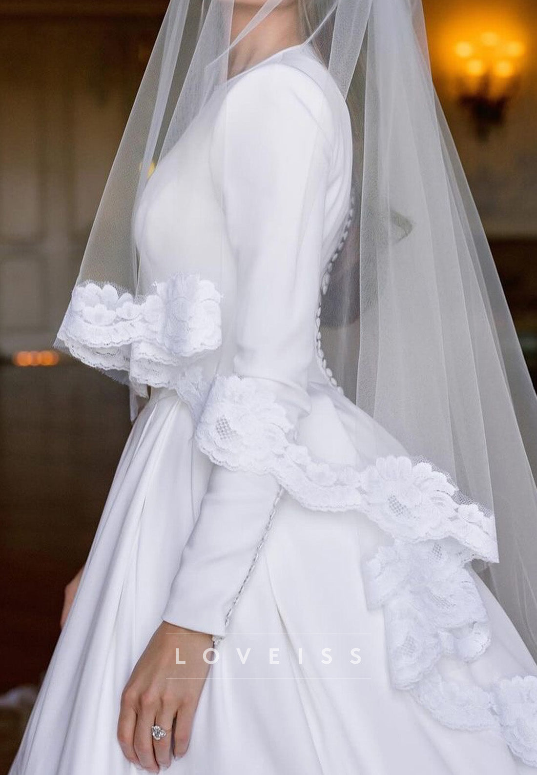 Classic Scoop Long Slevees Sleek Pleated A-Line Wedding Dress