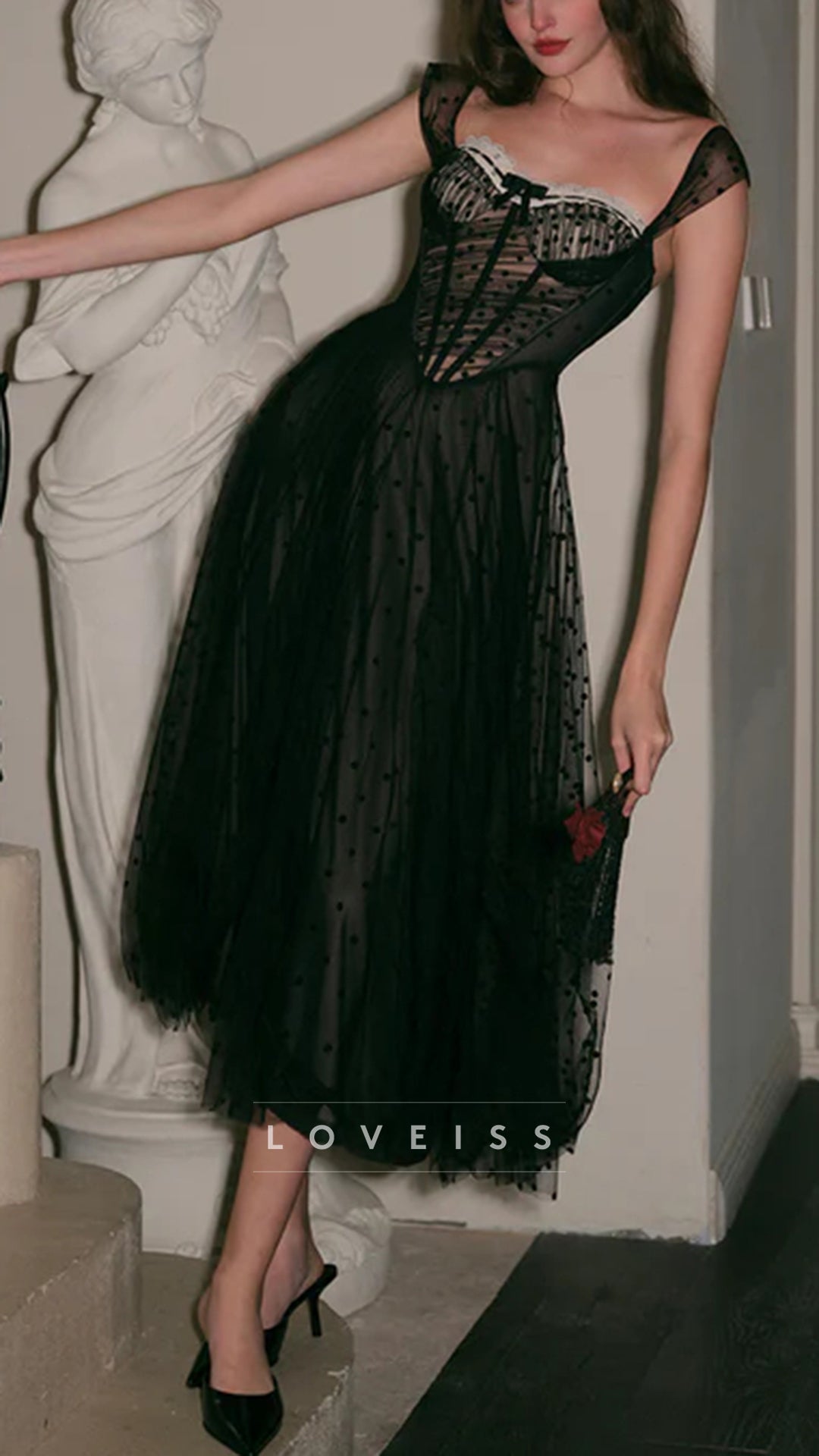 Sweetheart Lace Appliques Tulle A-Line Prom Dress