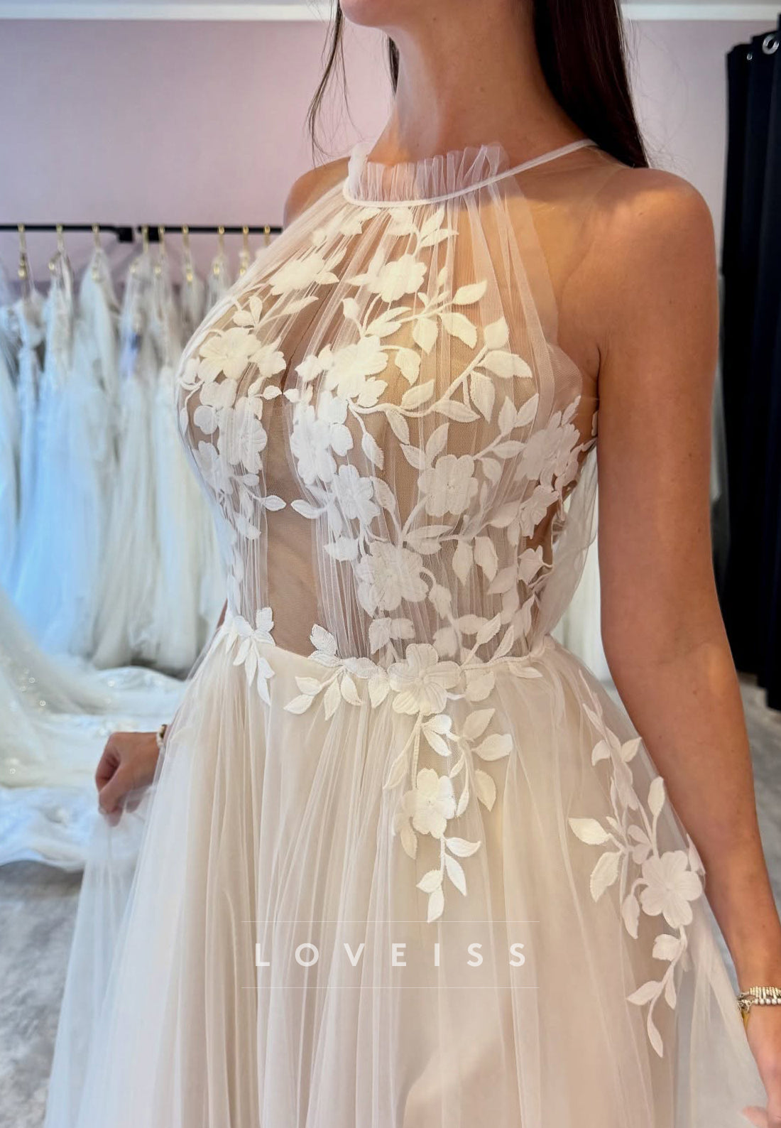 Halter Sleeveless Appliques Tulle A-Line Wedding Dress