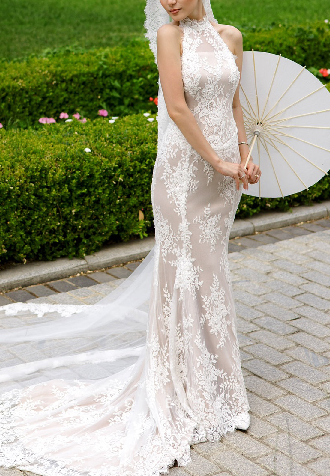 Halter Sleeveless Lace Appliques Vintage Mermaid Wedding Dress