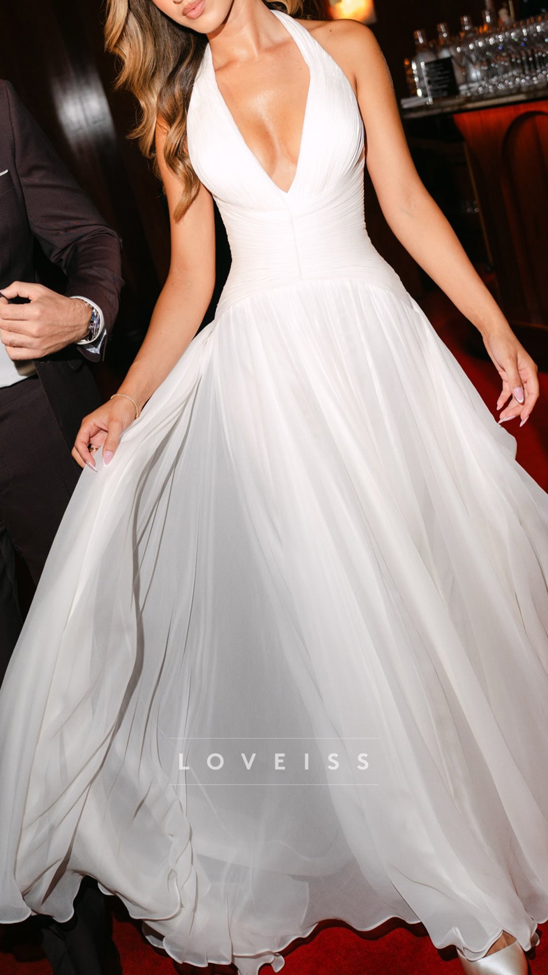Halter V-Neck Sleeveless Pleated Beach Wedding Dress