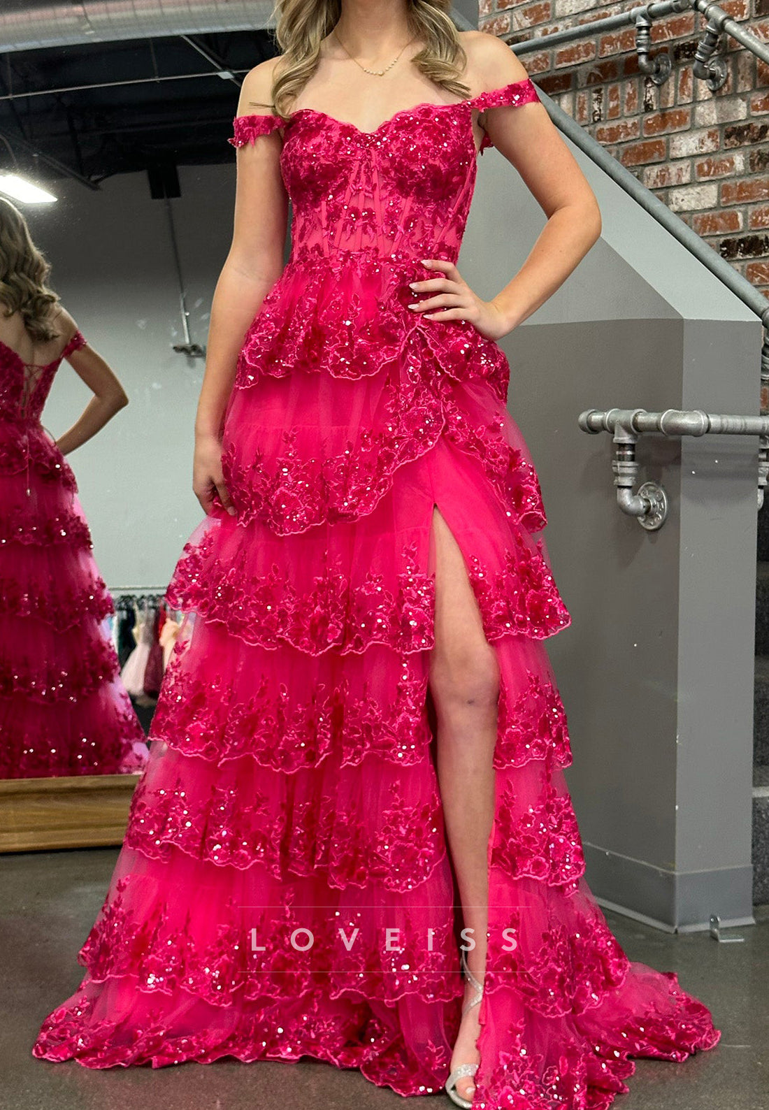 Sweetheart Sleeveless Appliques Tiered A-Line Prom Dress