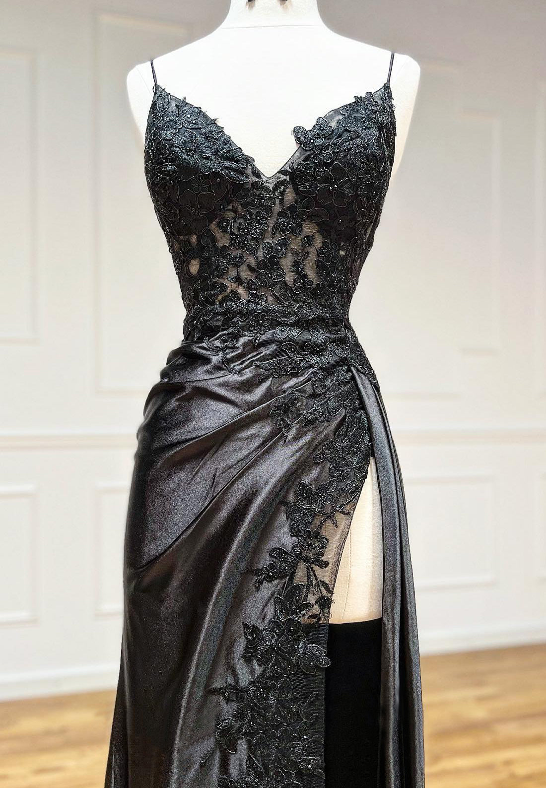 V-Neck Spaghetti Straps Appliques Ruched High Slit Prom Dress