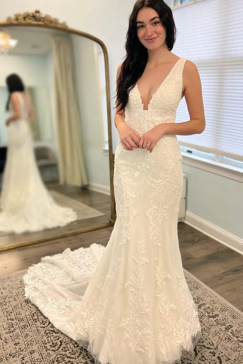 Long Mermaid Lace Wedding Beach Dress V Neck Sleeveless