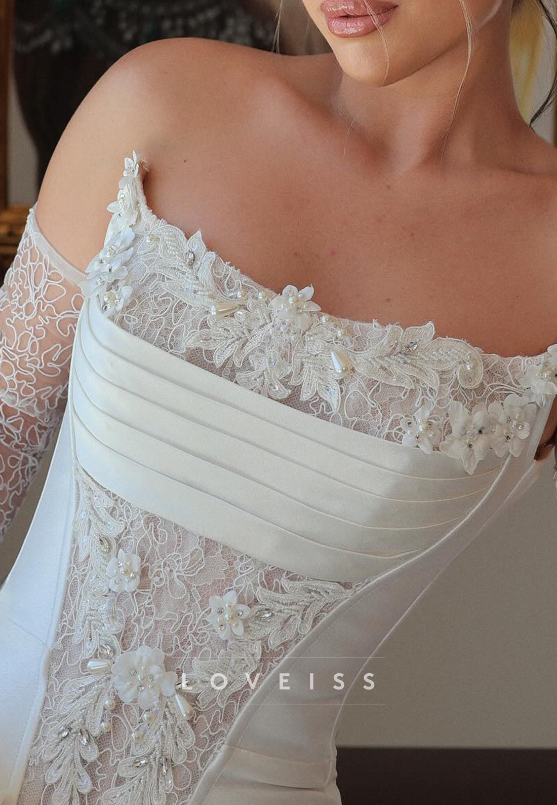 Off-Shoulder Appliques Sleeveless Fitted Mermaid Wedding Dress