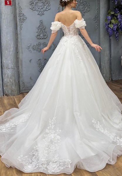 Off-Shoulder Appliques Sleveless Ball Gown Wedding Dress