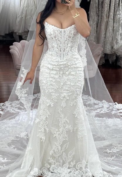 Off-Shoulder Floral Appliques Mermaid Wedding Dress