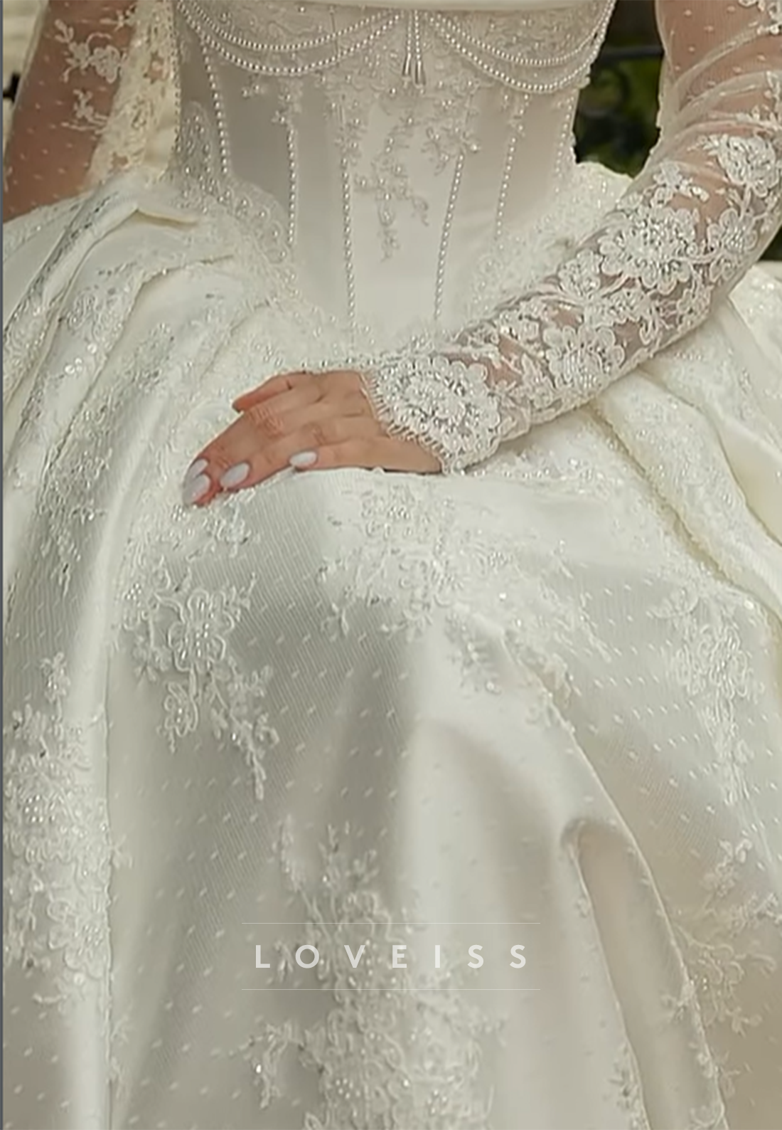 Off-Shoulder Lace Appliques Beaded A-Line Wedding Dress