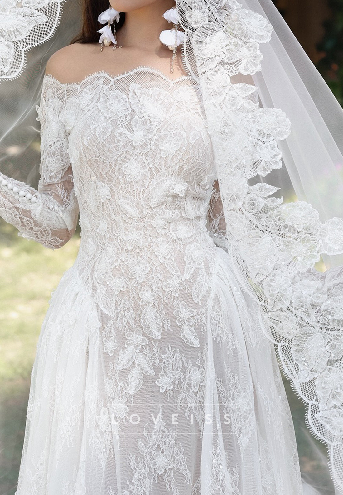 Off-Shoulder Lace Appliques Long Sleeves Sheath Wedding Dress