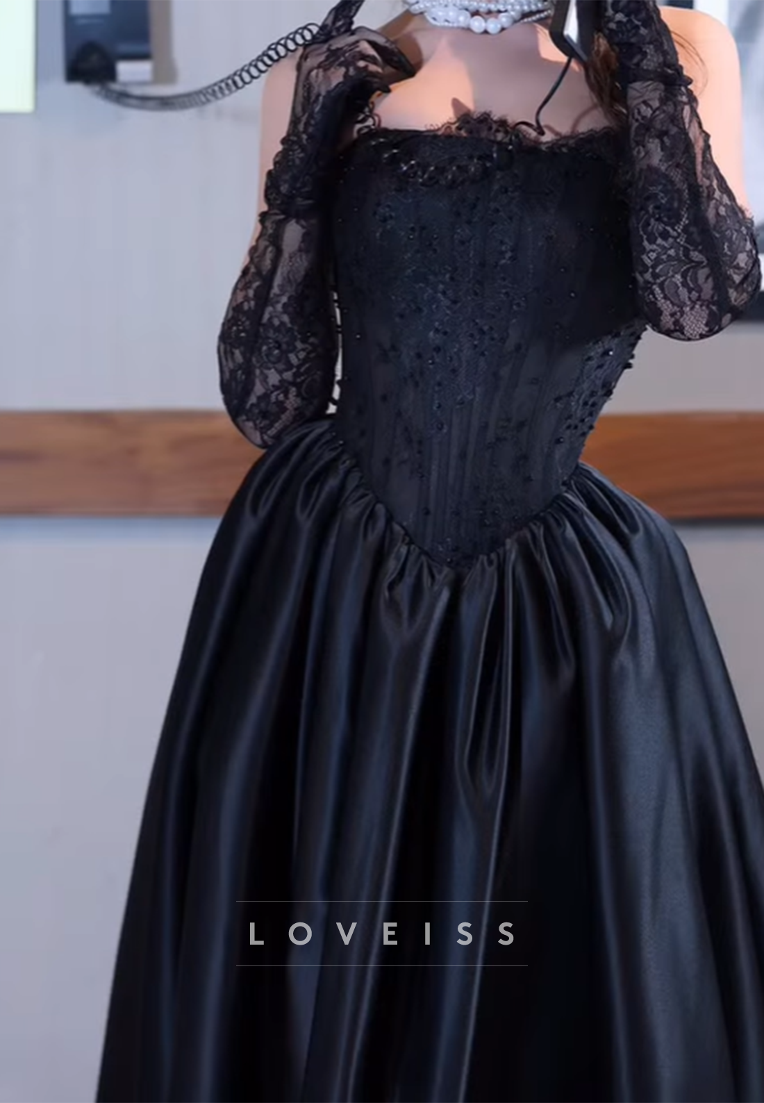 Off-Shoulder Long Sleeves Appliques A-Line Prom Dress