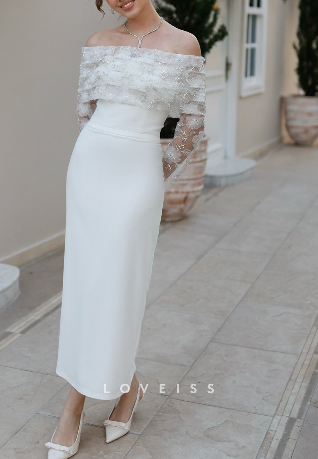 Off-Shoulder Long Sleeves Appliques Sheath Wedding Dress