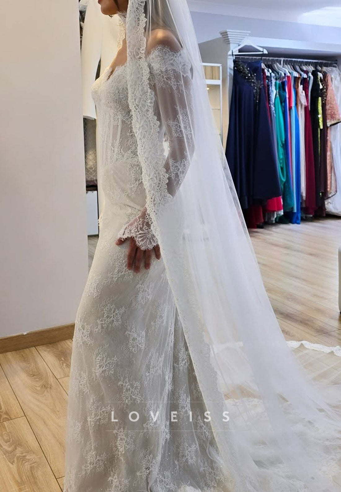 Off-Shoulder Long Sleeves Lace Appliques Mermaid Wedding Dress