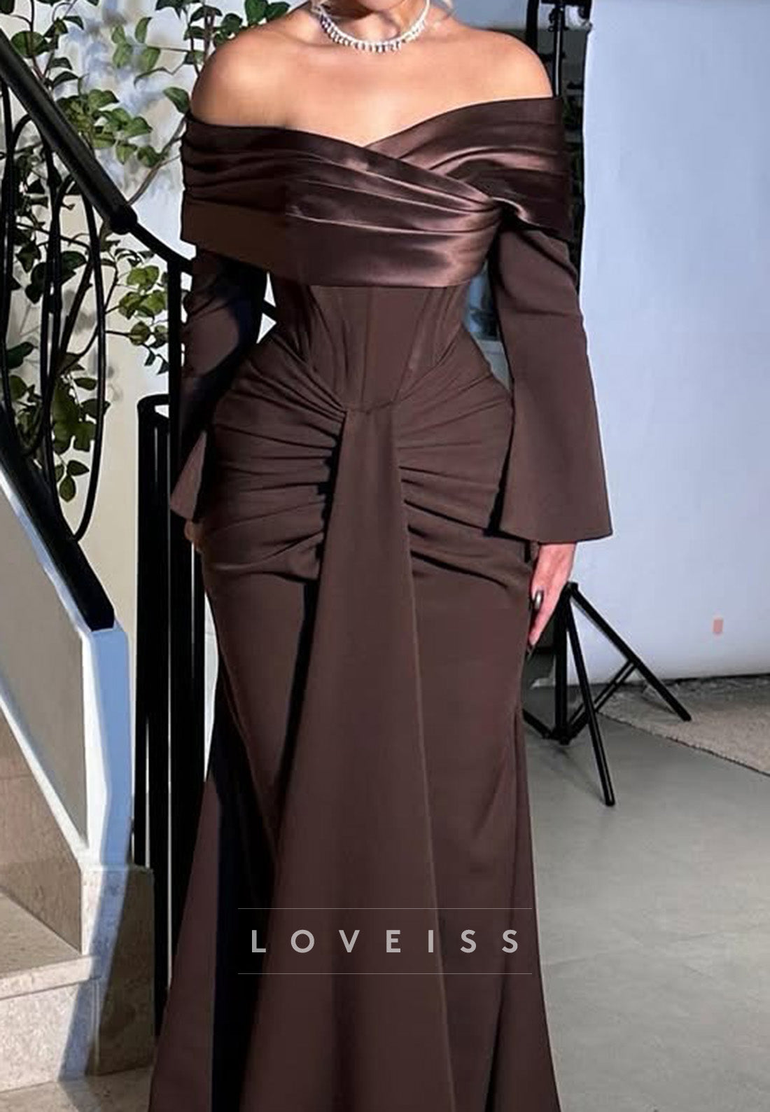 Off-Shoulder Long Sleeves Pleated Sheath Evening Dress