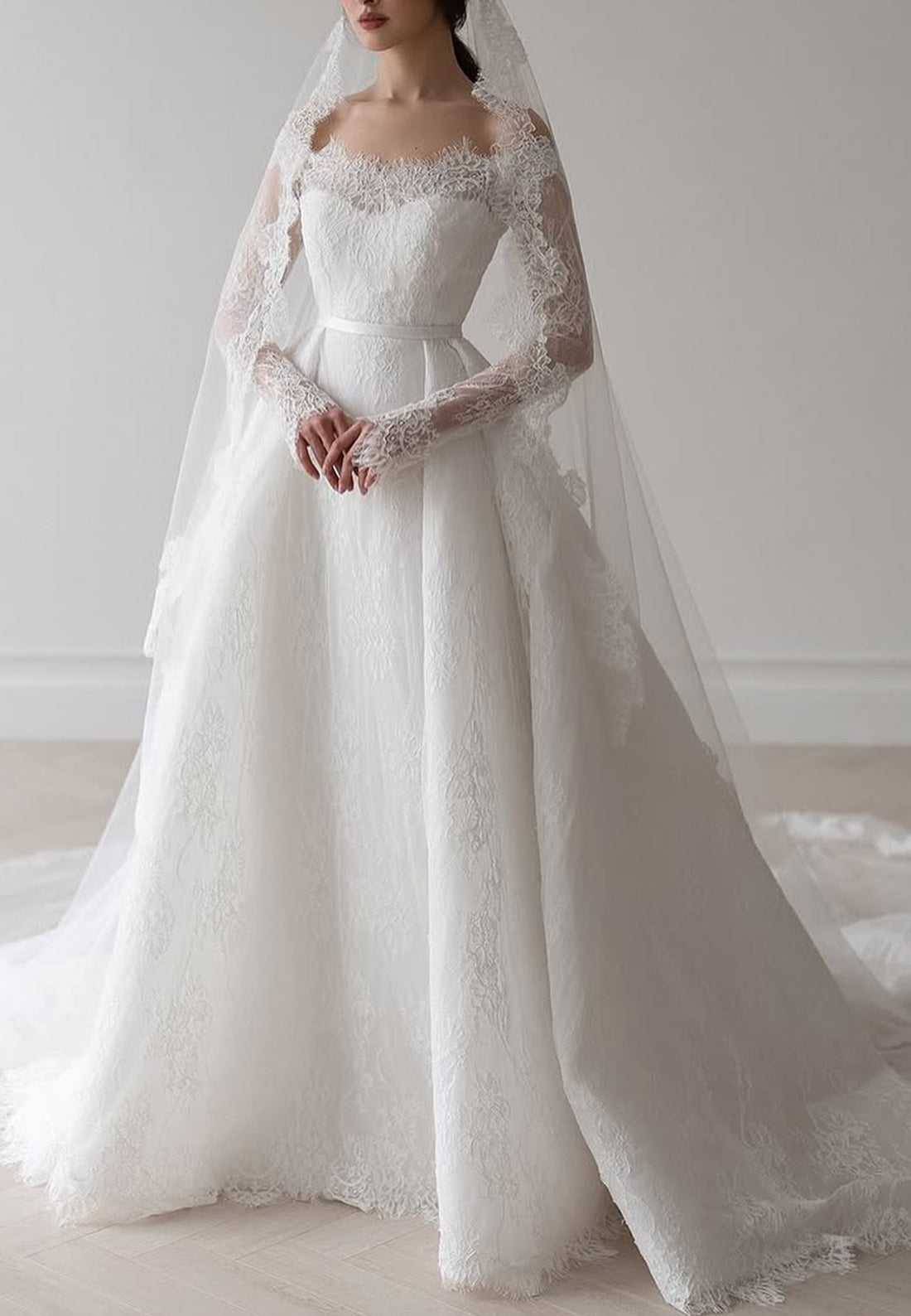 Off-Shoulder Long Sleevess Lace Appliques A-Line Wedding Dress