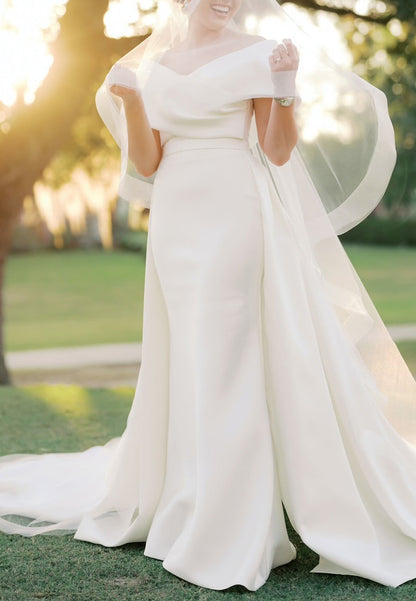 Off-Shoulder Sleeveless Sleek Simple Mermaid Wedding Dress