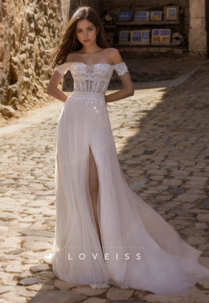 Off-Shoulder Strapless Lace Appliques Tulle A-Line Wedding Dress