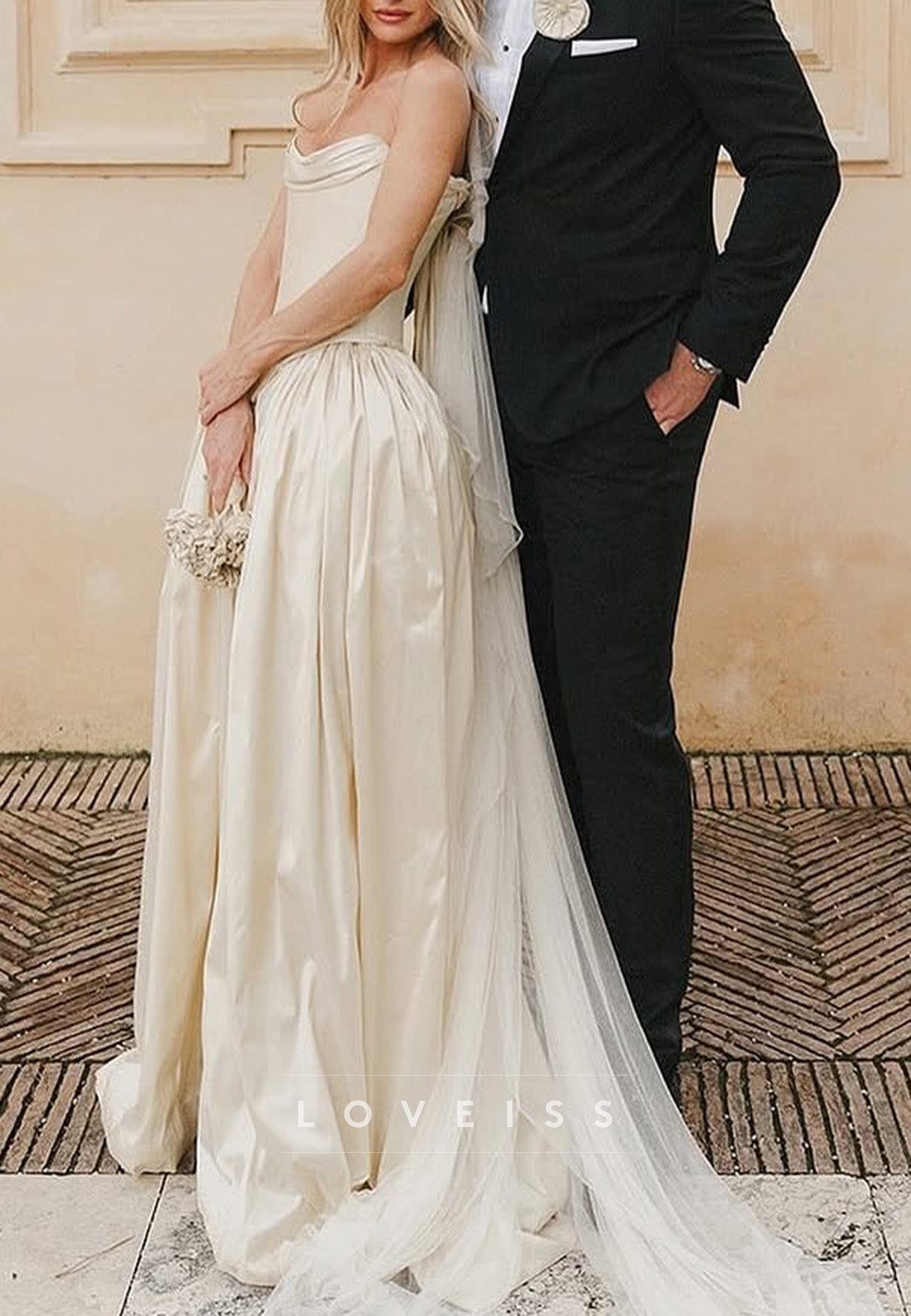 Off-Shoulder Strapless Pleated  A-Line Classic Wedding Dress