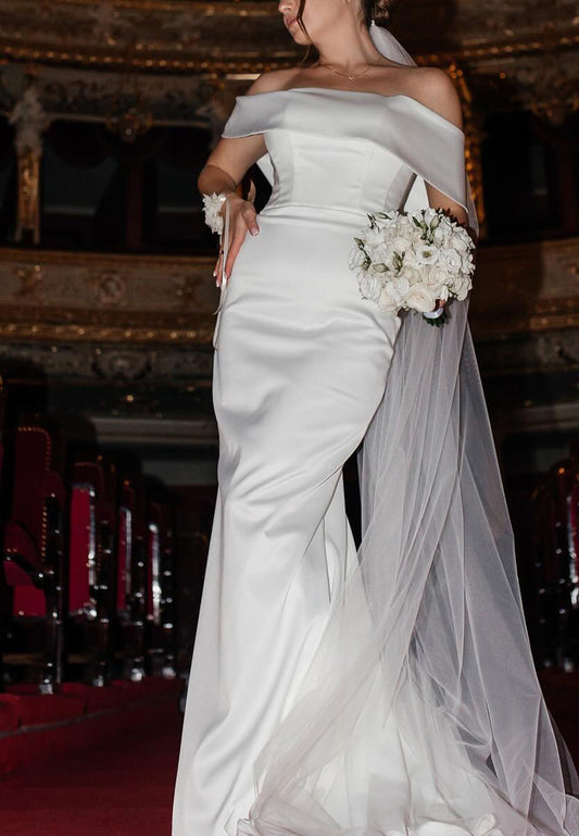 Off-Shoulder Strapless Sleek Mermaid Wedding Dress