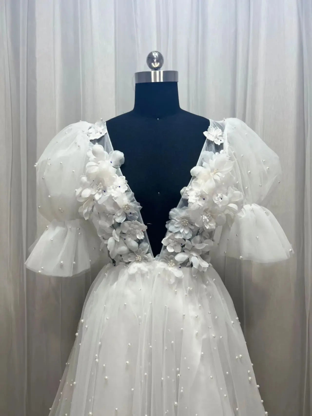Short Wedding Dresses Plunging V-Neck Half Sleeves Pearls Flowers Mini Bride Dresses