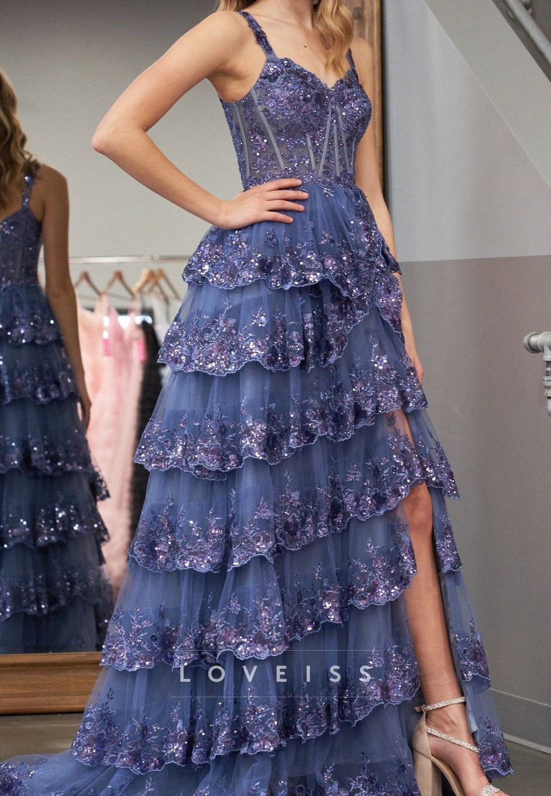 Sweetheart Sleeveless Appliques Tiered A-Line Prom Dress