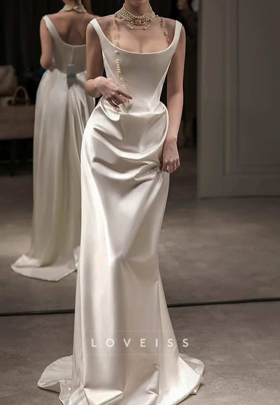 Scoop Straps Sleek Ruched Sheath Wedding Dress