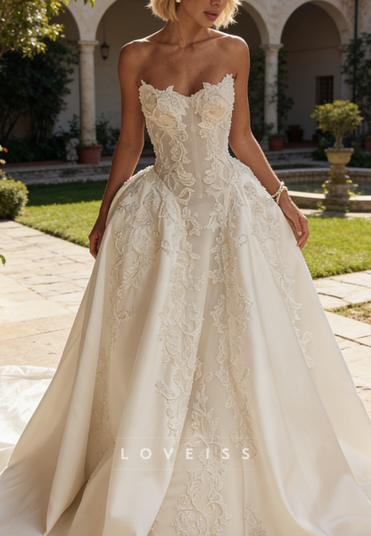Semi-Sweetheart Lace Appliques A-Line Wedding Dress
