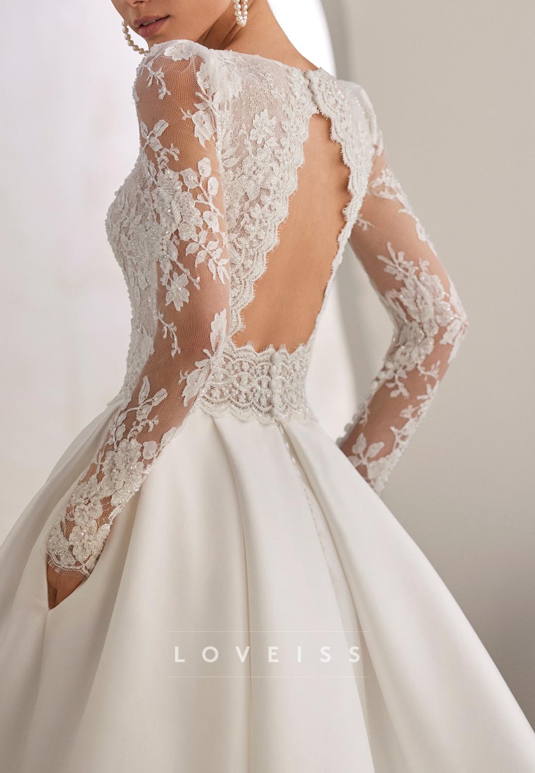 Square Long Sleeves Appliques Backless A-Line Wedding Dress