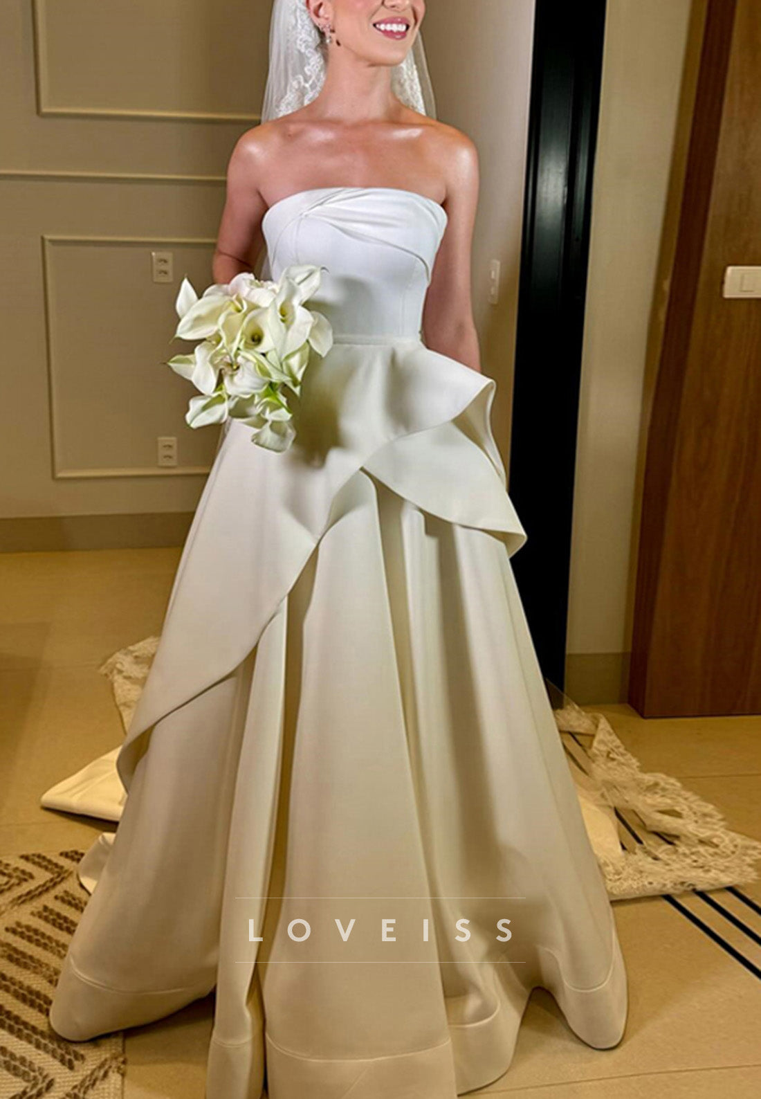 Straight Across Sleeveless A-Line Classic Weding Dress
