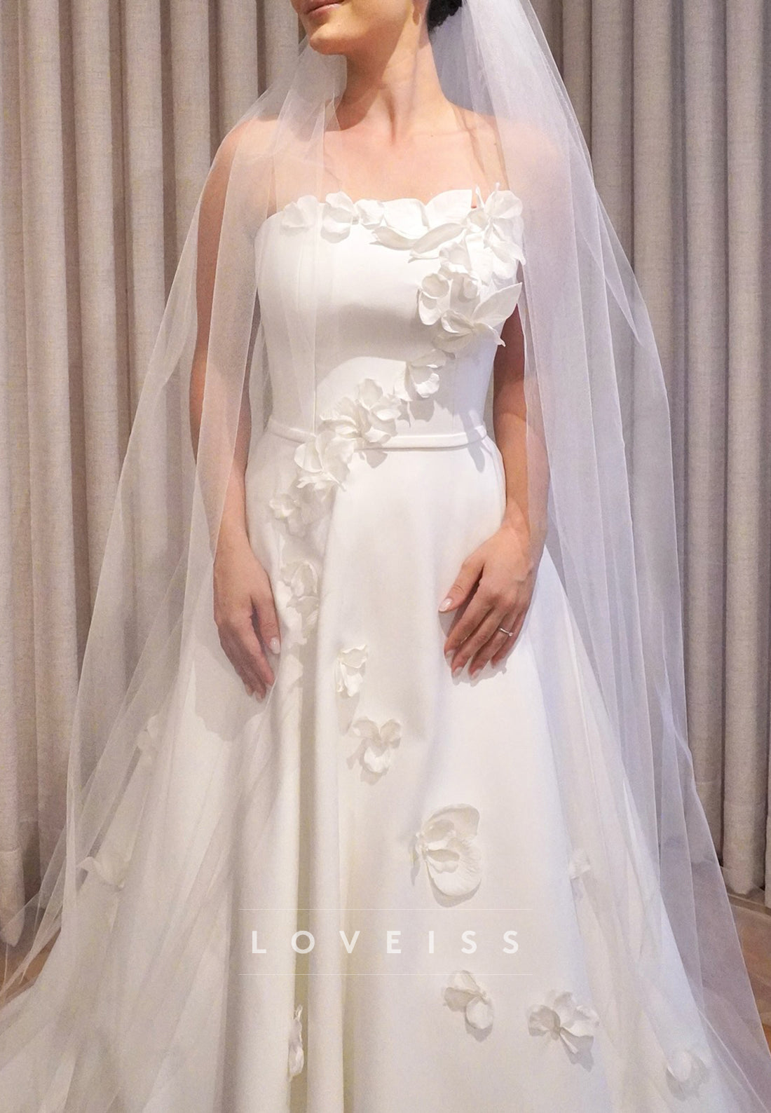 Straight Across Sleeveless Floral Embellished A-Line Wedding Dress