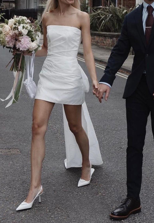 Straight Across Sleeveless Bowknot Sheath Simple Short Beach Wedding Dress