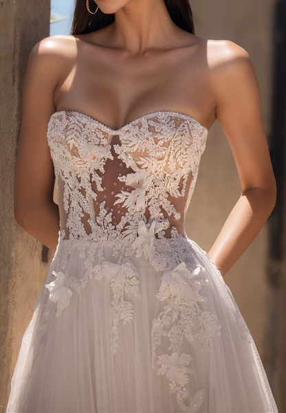 Sweetheart Strapless Appliques Tulle A-Line Beach Wedding Dress
