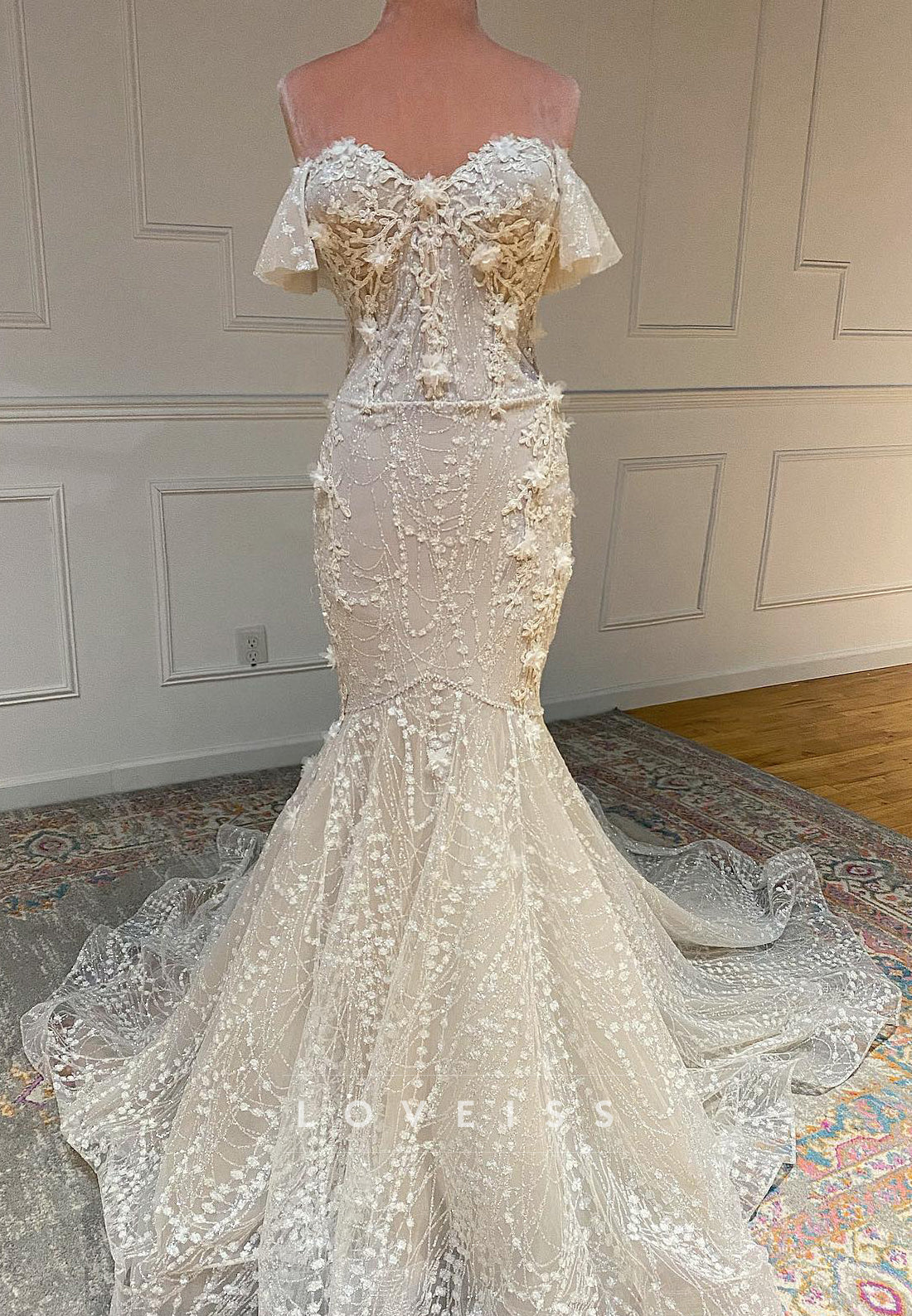 Sweetheart Appliques Sleeveless Mermaid Wedding Dress