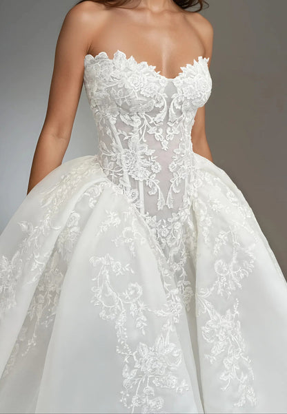 Sweetheart Corset Lace Appliques Pleated A-Line Wedding Dress