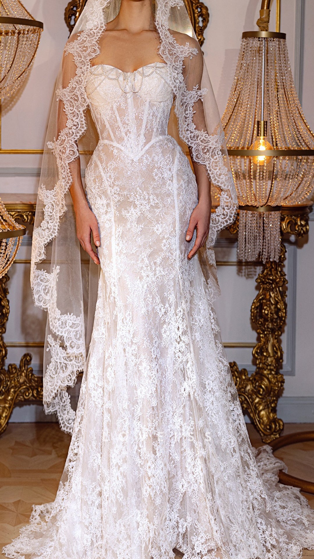 Sweetheart Detachable Train Mermaid Lace Appliques Wedding Dress