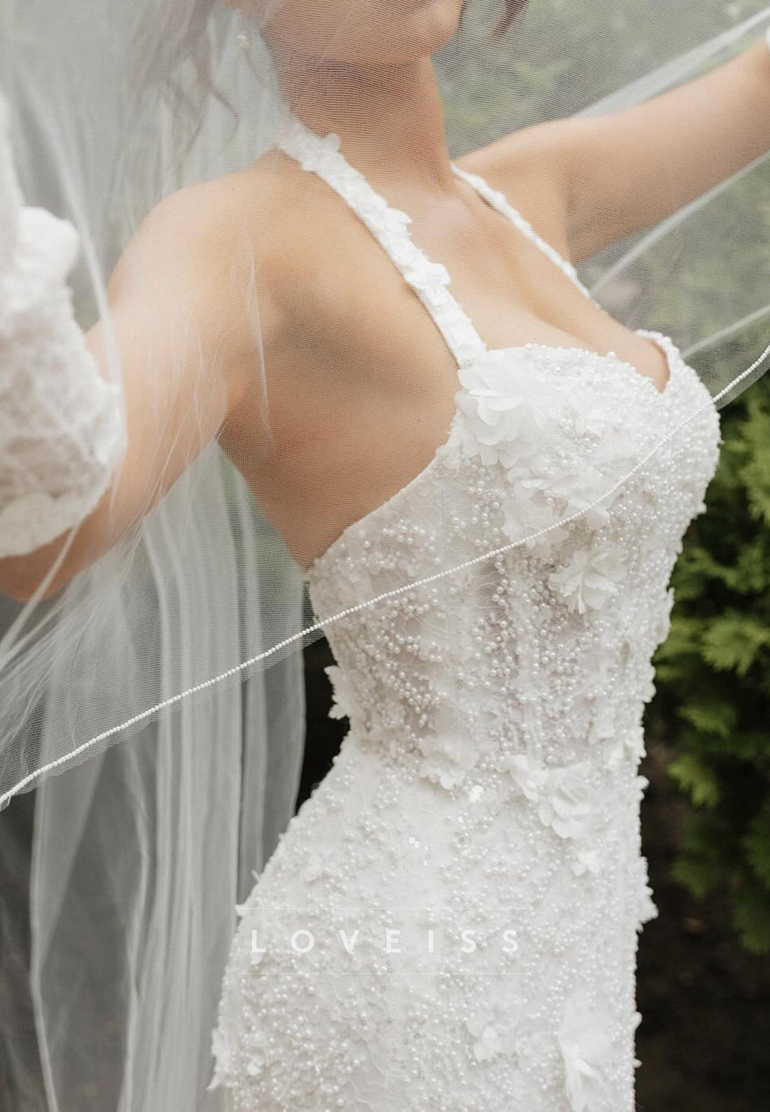 Sweetheart Halter Floral Embellished Beaded Mermaid Wedding Dress