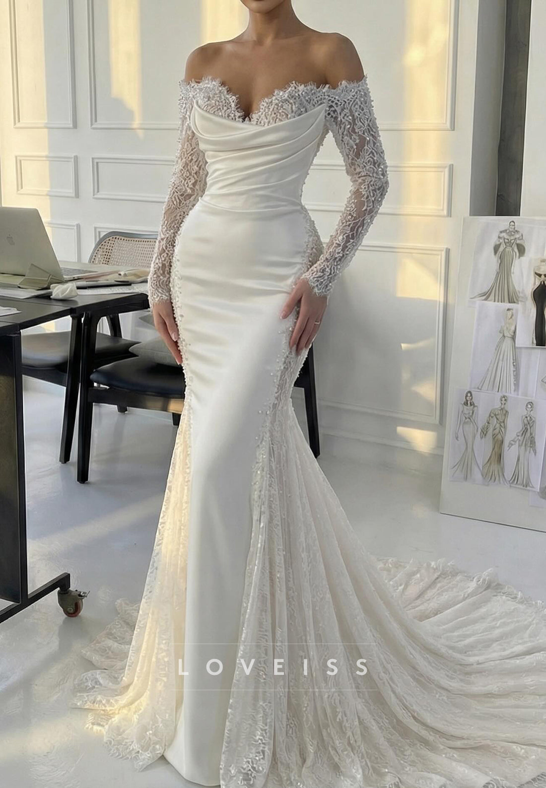 Sweetheart Lace Appliques Mermaid Long Sleeves Wedding Dress