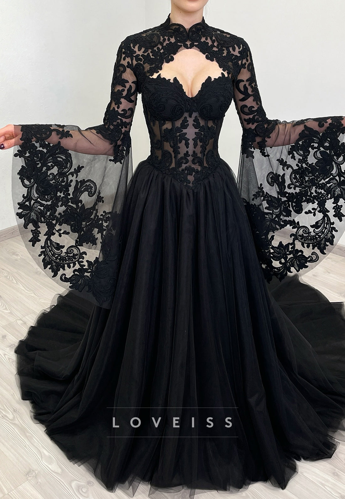 Sweetheart Long Sleeves Appliques A-Line Black Wedding Dress