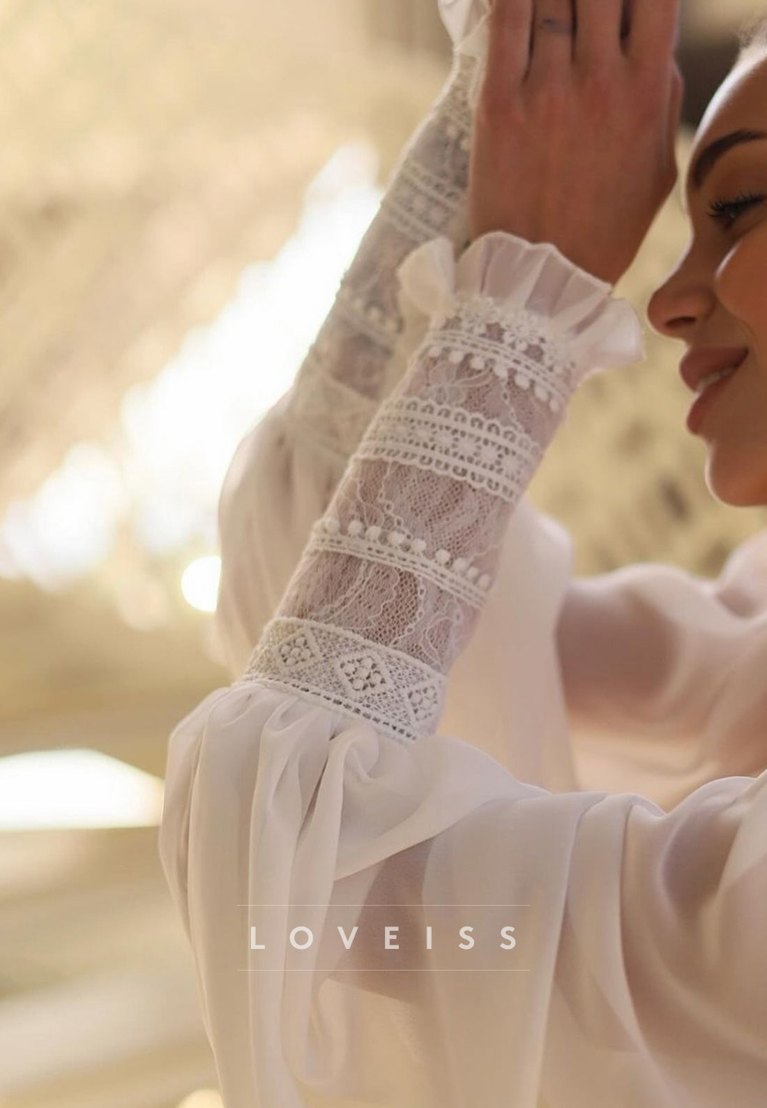 Sweetheart Long Sleeves Appliques A-Line Beach Wedding Dress