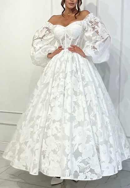 Sweetheart Long Sleeves Appliques A-Line Wedding Dress