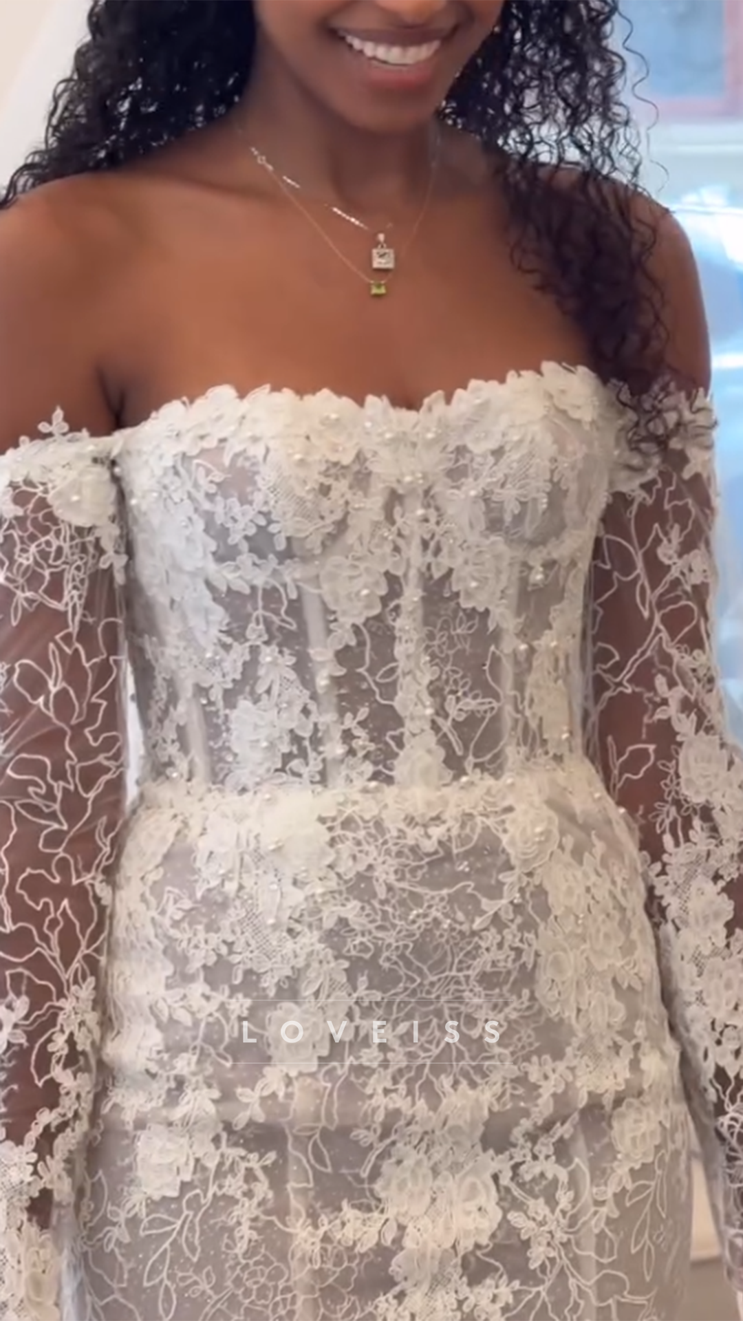 Sweetheart Long Sleeves Appliques Mermaid Wedding Dress
