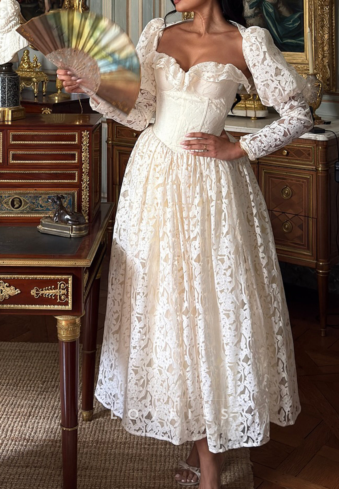 Sweetheart Long Sleeves Appliques Midi Vintage A-Line Wedding Dress