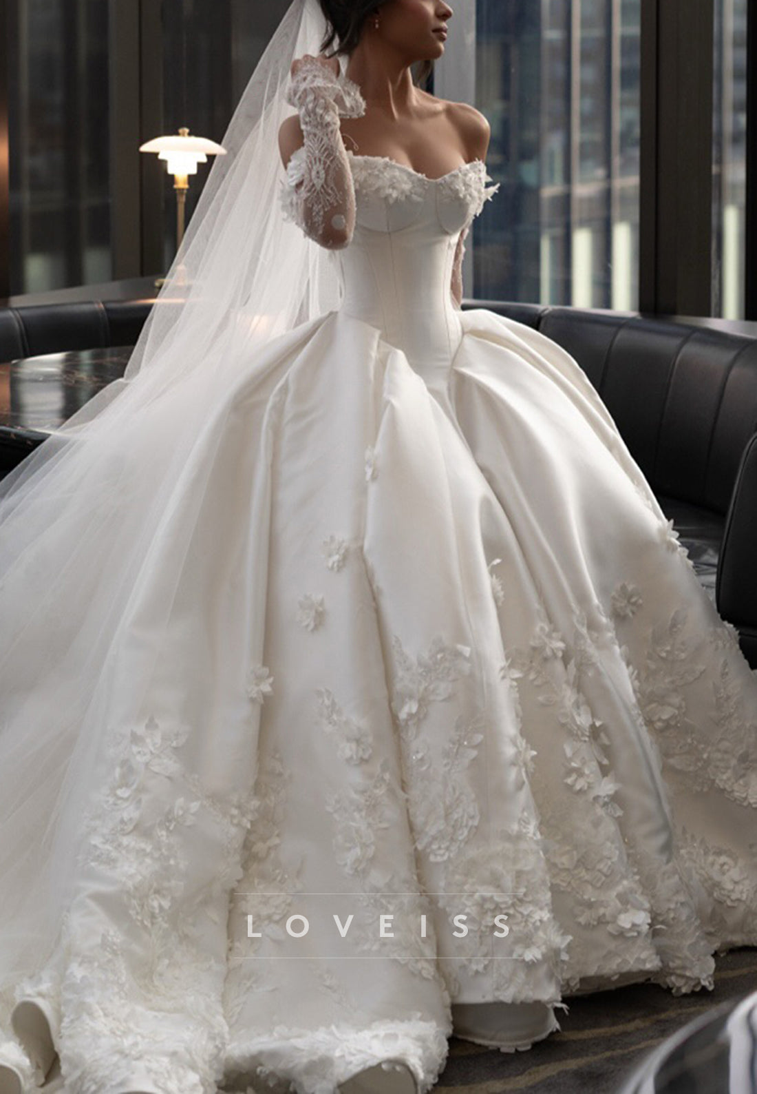 Sweetheart Long Sleeves Floral Appliques A-Line Satin Wedding Dress