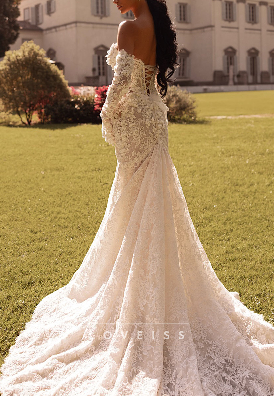 Sweetheart Long Sleeves Floral Appliques Mermaid Wedding Dress