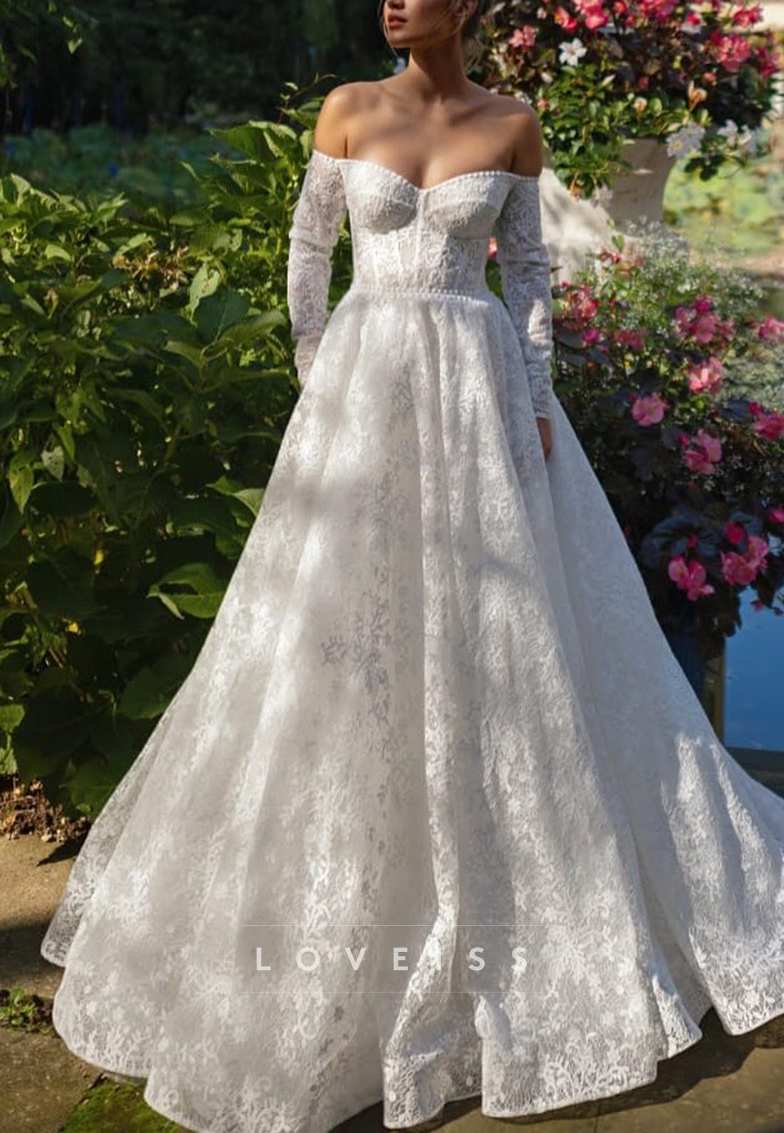 Sweetheart Long Sleeves Lace Appliques A-Line Wedding Dress