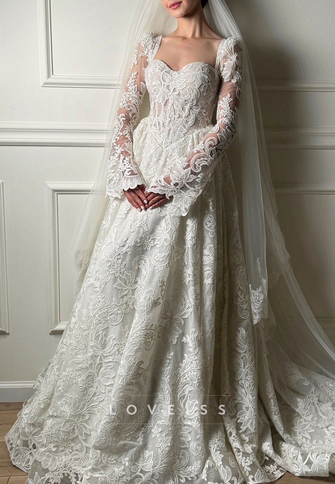 Sweetheart Long Sleeves Lace Appliques A-Line Wedding Dress