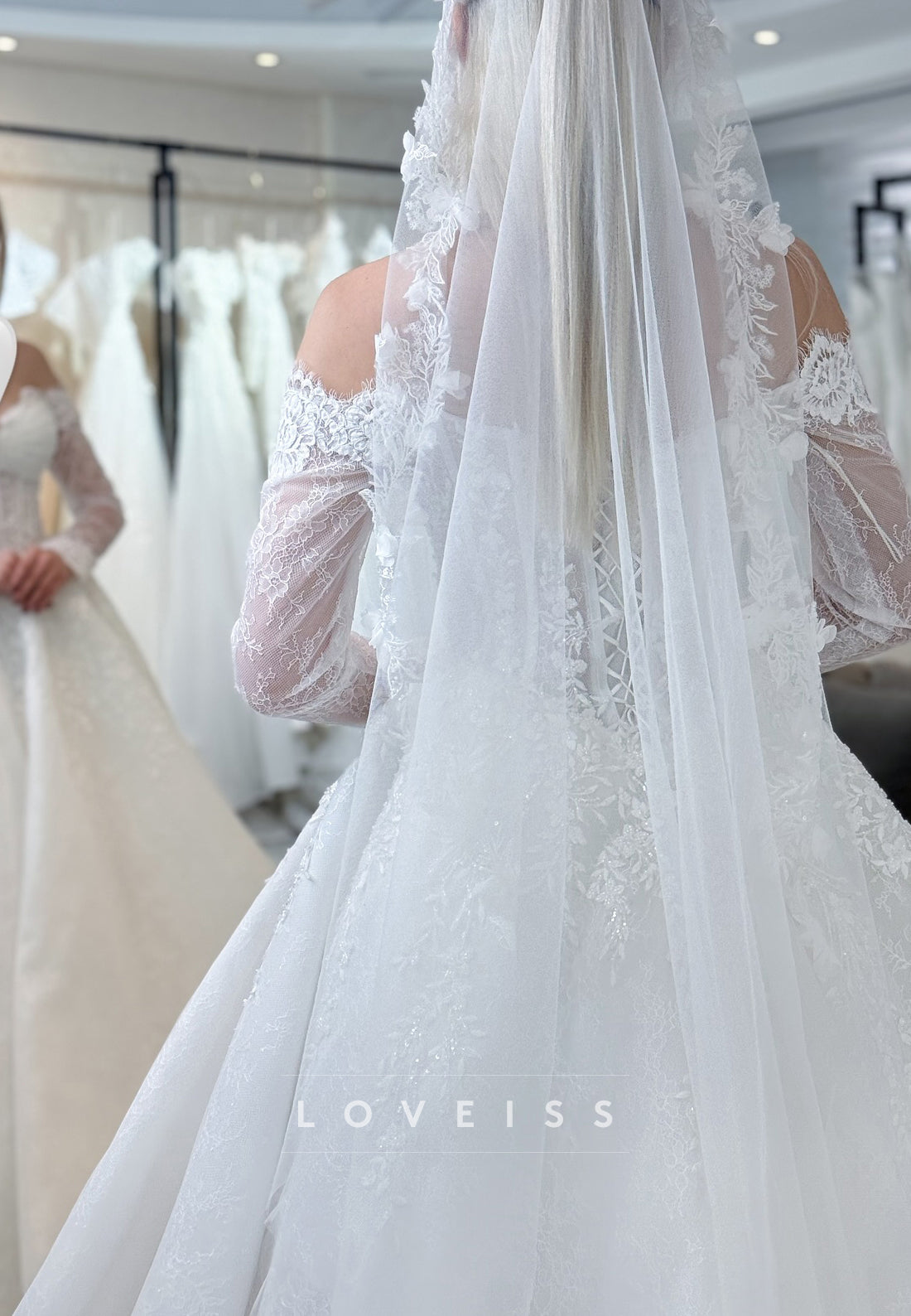 Sweetheart Long Sleeves Lace Appliques A-Line Wedding Dress