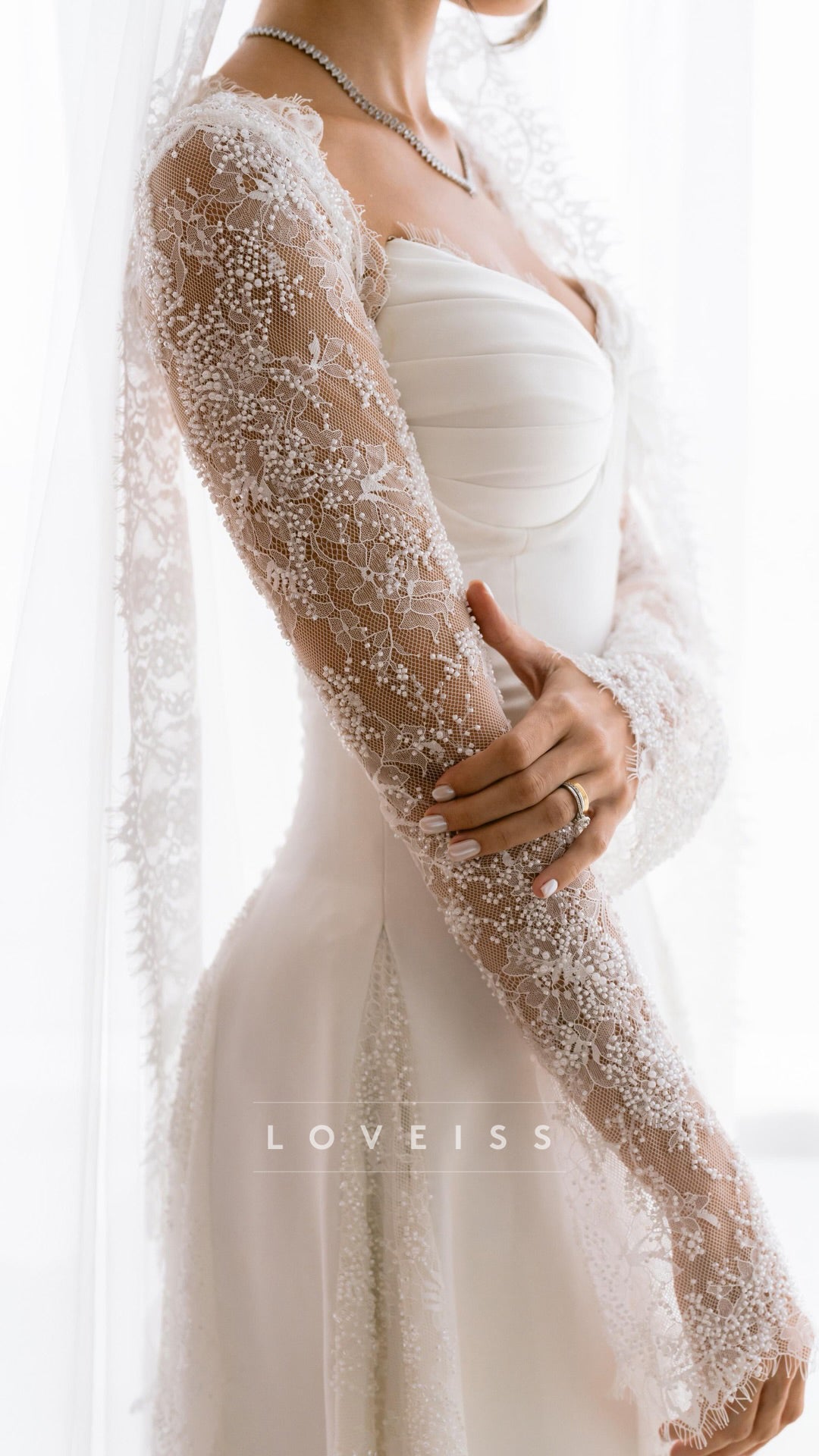 Sweetheart Long Sleeves Lace Appliques A-Line Wedding Dress