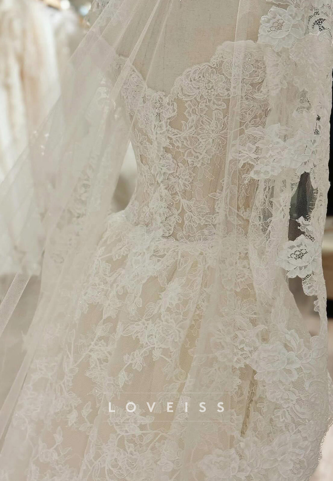 Sweetheart Long Sleeves Lace Appliques Mermaid Wedding Dress