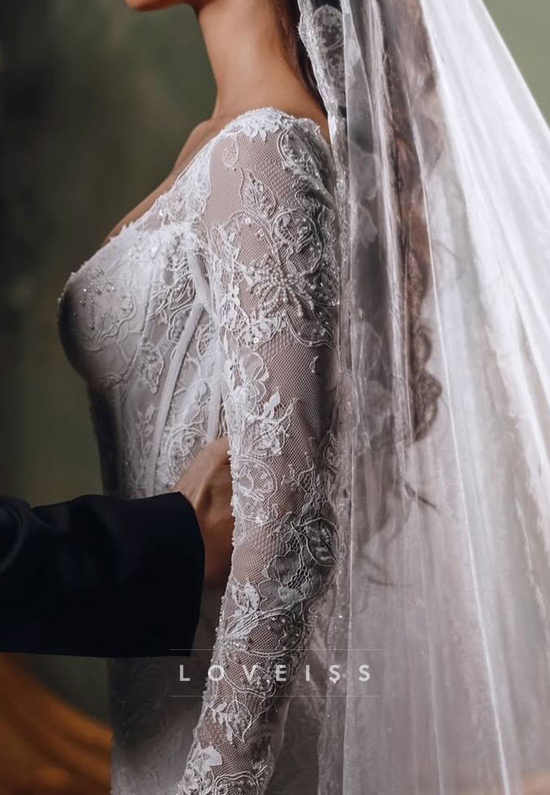 Sweetheart Long Sleeves Lace Appliques Mermaid Wedding Dress