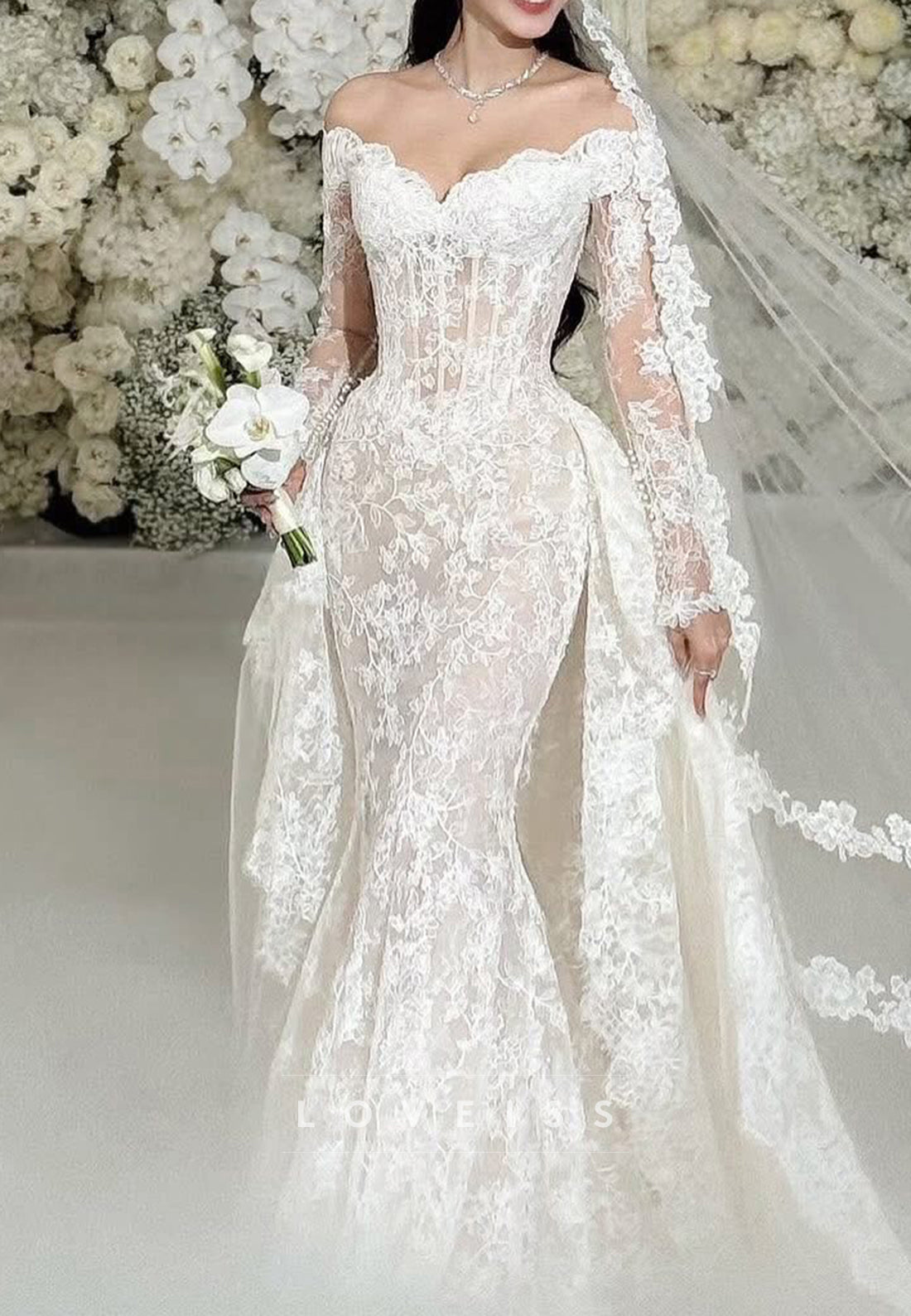 Sweetheart Long Sleeves Lace Appliques Mermaid Wedding Dress